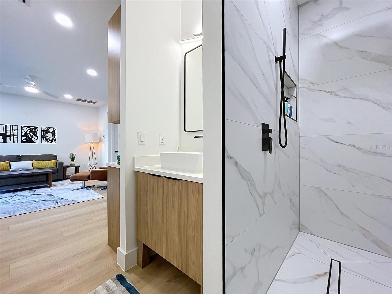 101 W WARREN AVE #3