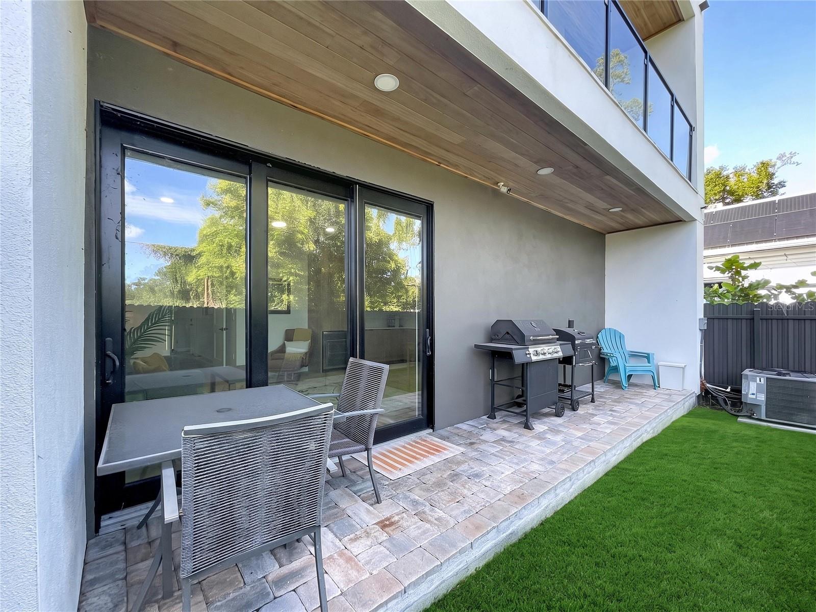 101 W WARREN AVE #3