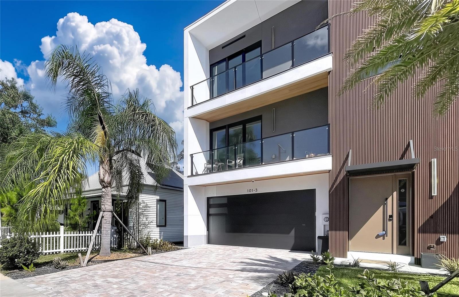 101 W WARREN AVE #3