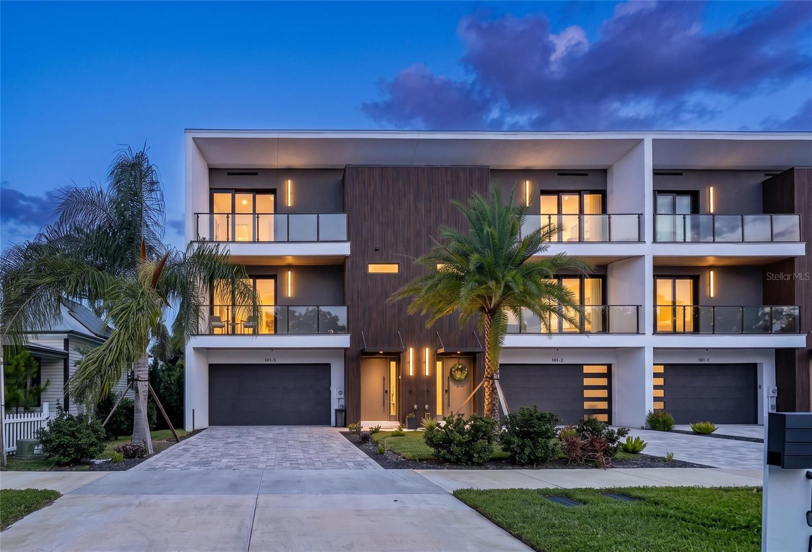 101 W WARREN AVE #3