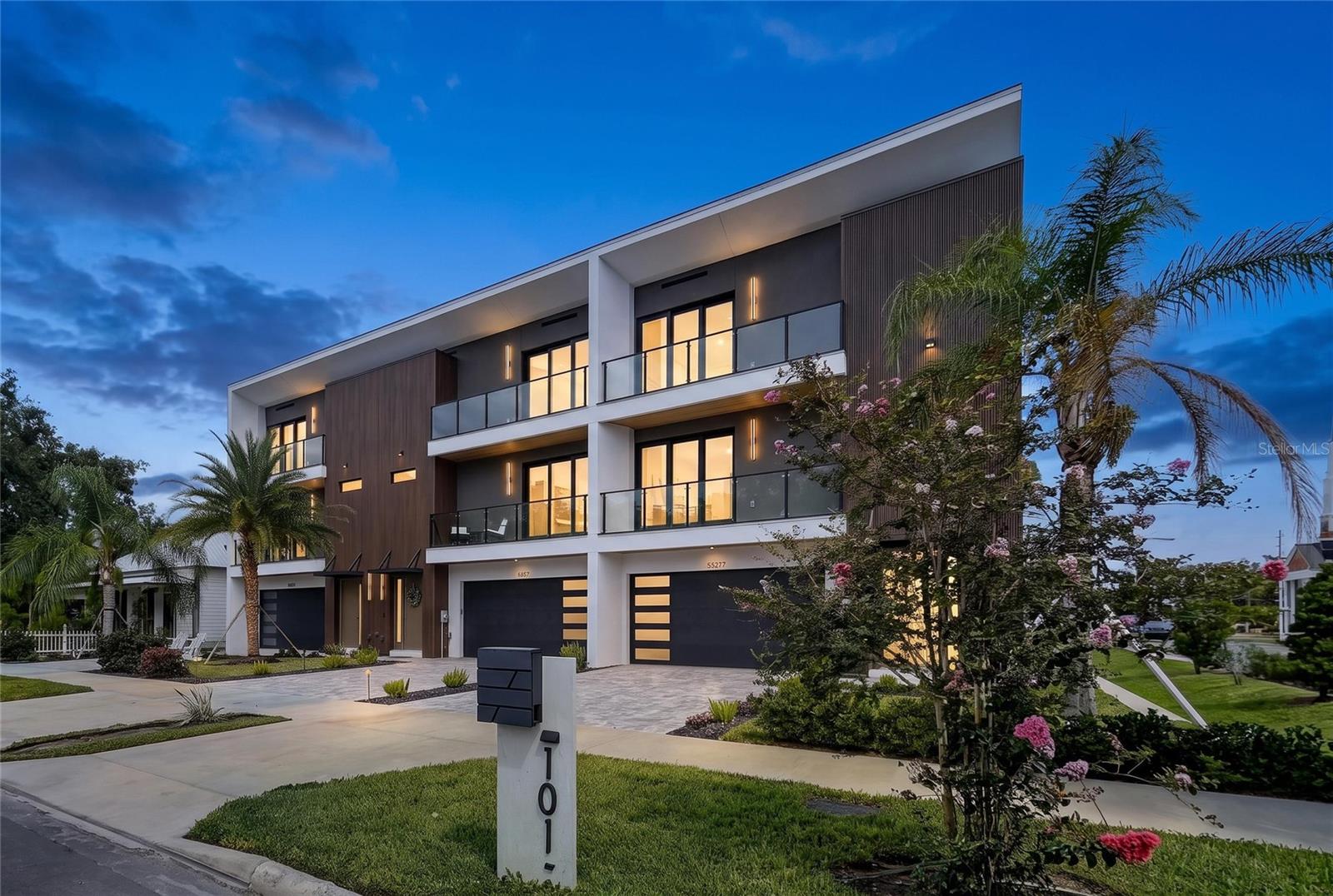 101 W WARREN AVE #3