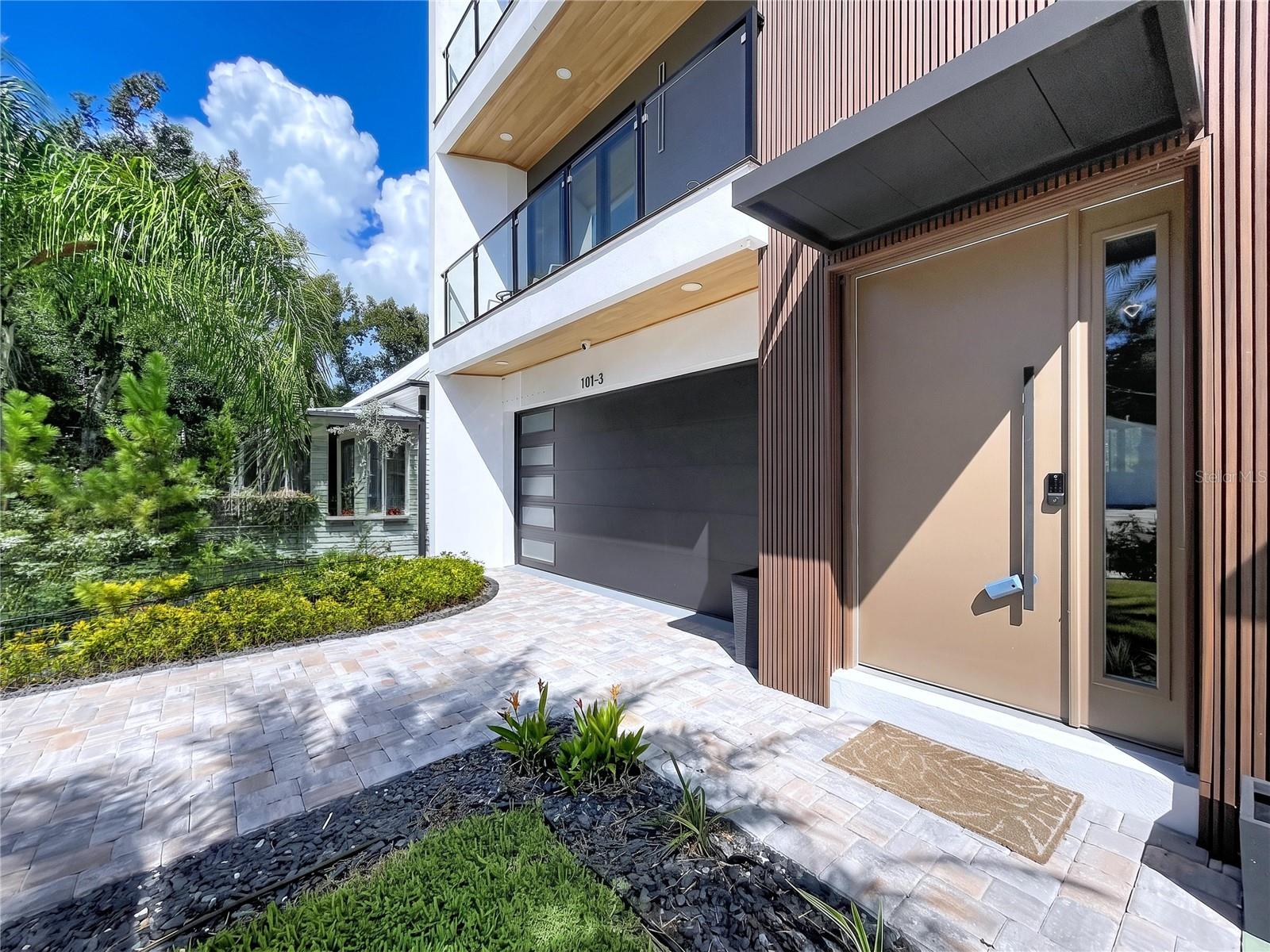 101 W WARREN AVE #3