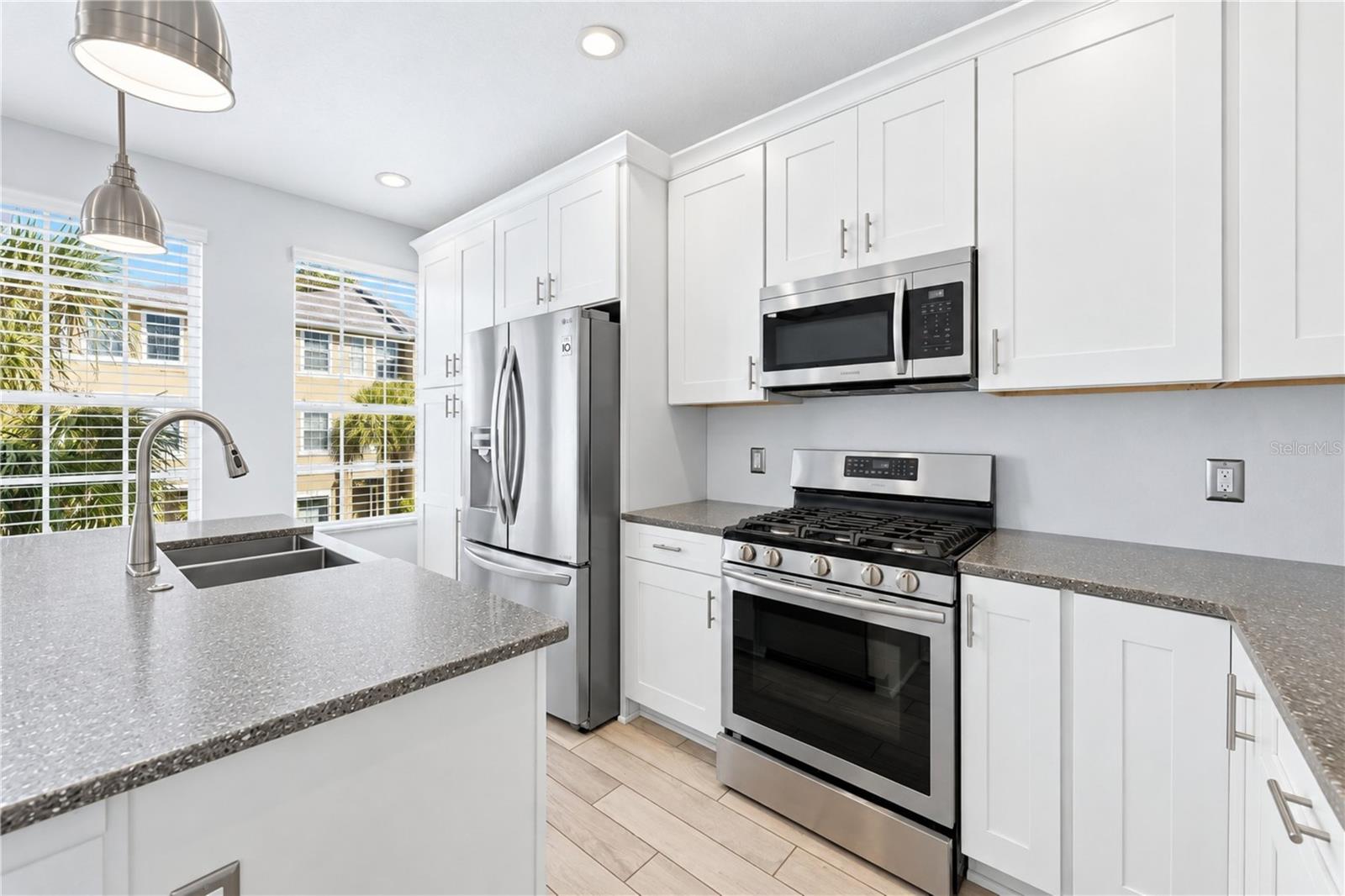 3018 BAYSHORE POINTE DR
