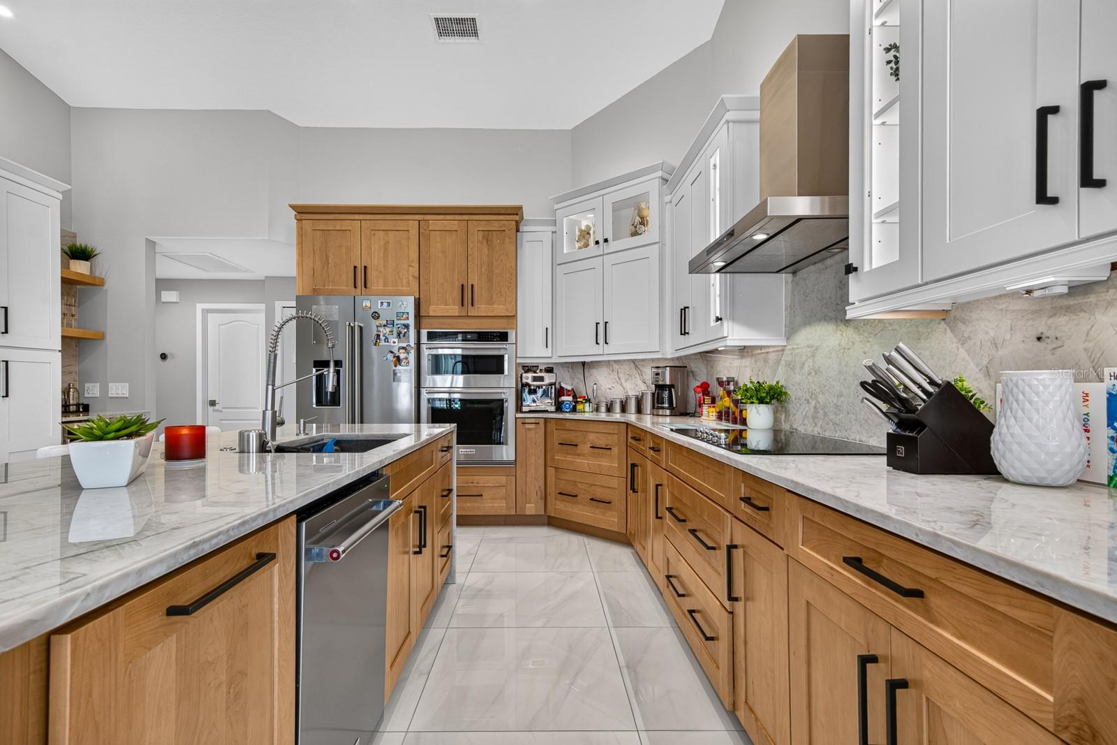 16506 LONGLEAT DR