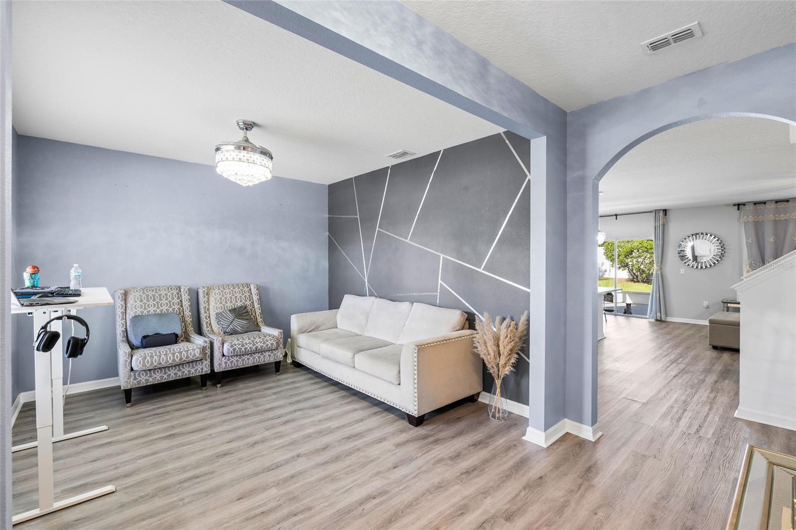 9646 TRONCAIS CIR