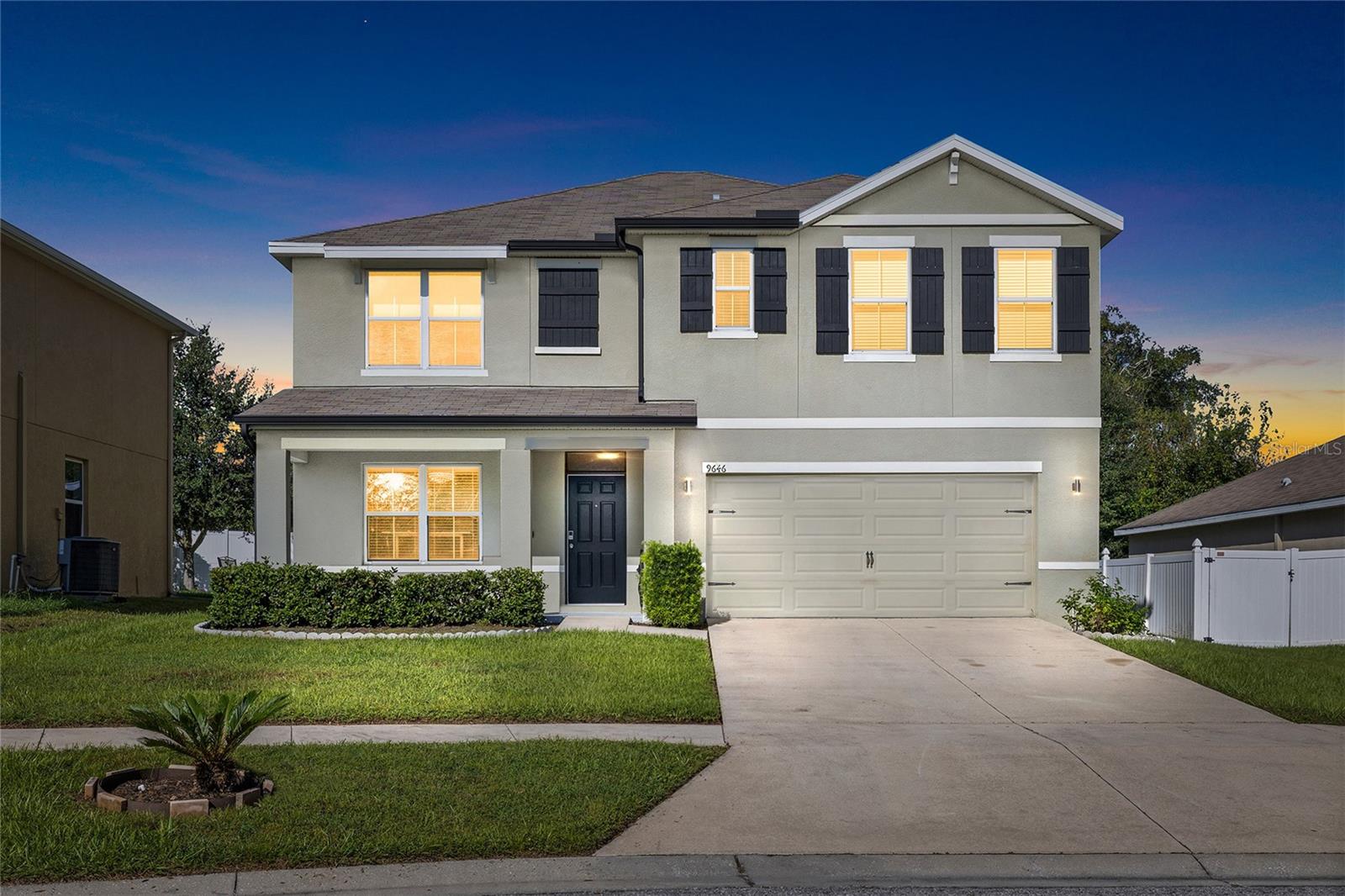 9646 TRONCAIS CIR
