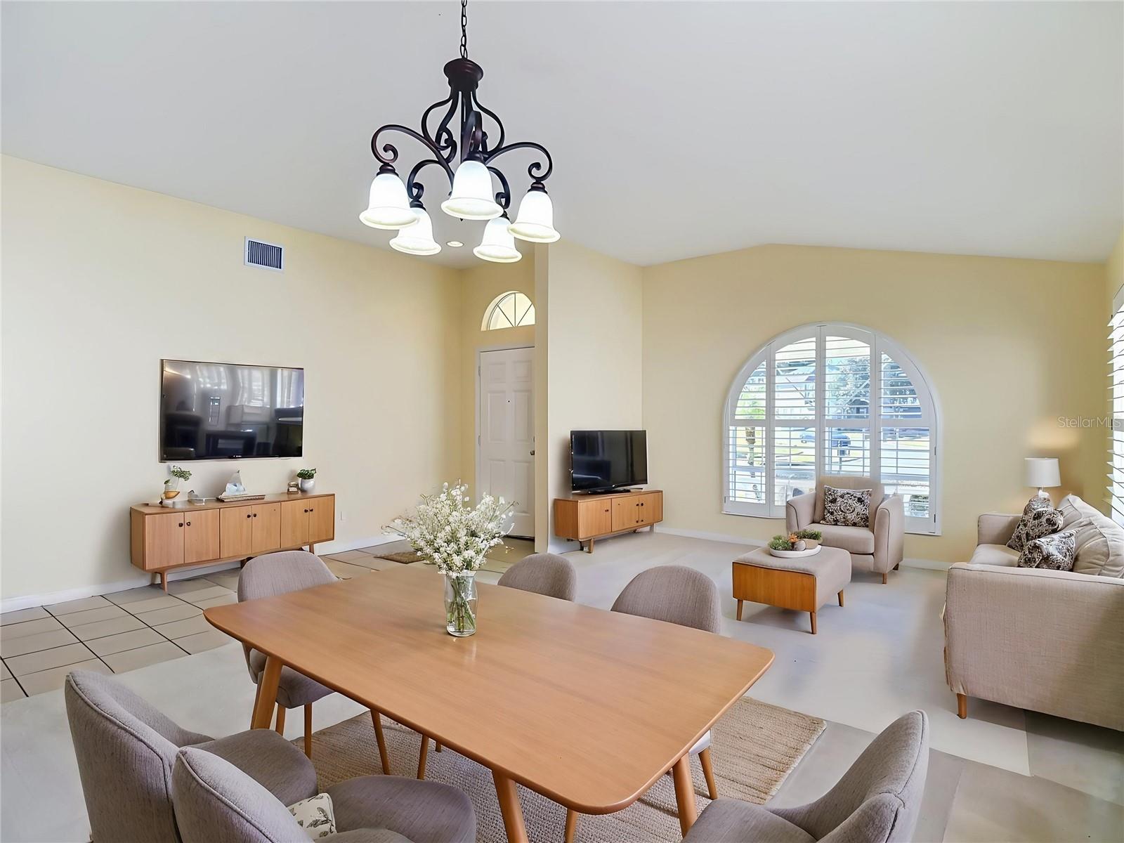 18453 CYPRESS BAY PKWY