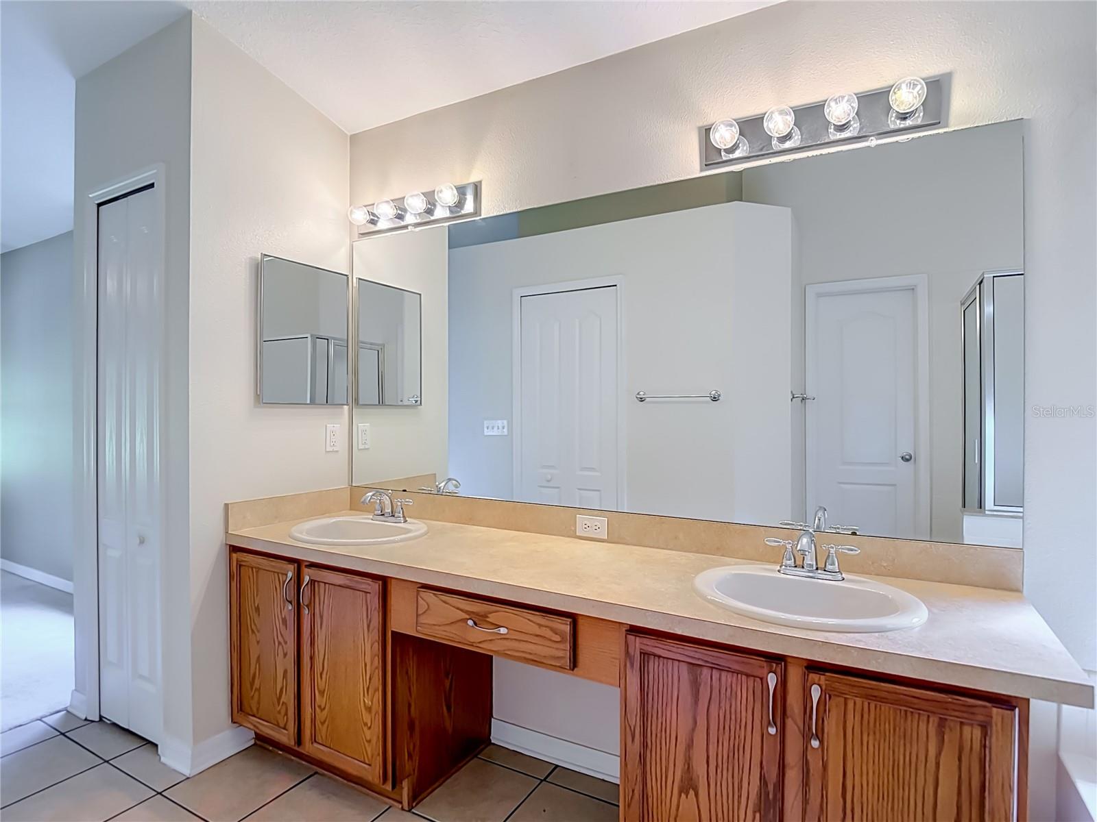 18453 CYPRESS BAY PKWY