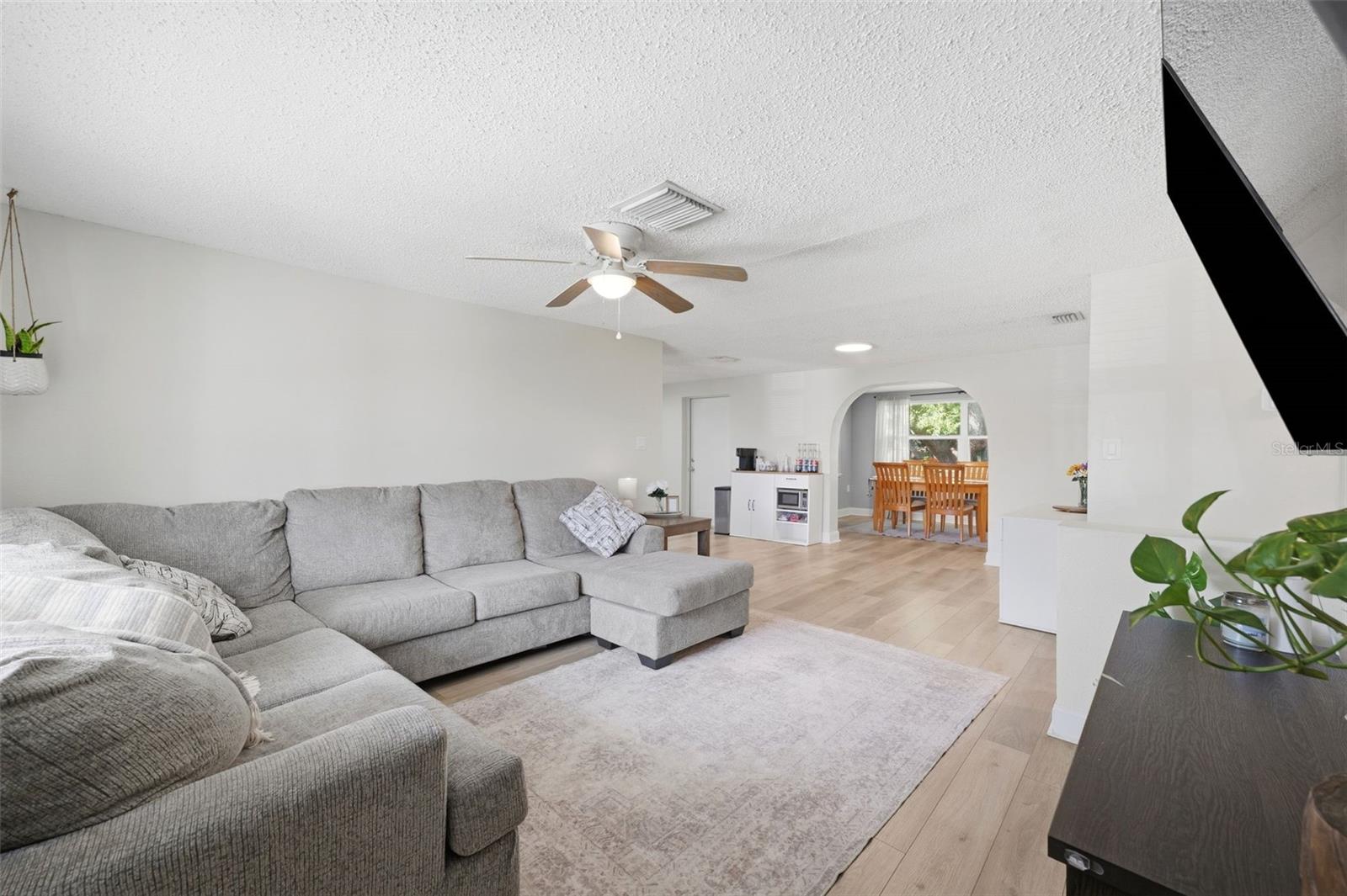 10025 SLEEPY HOLLOW LN