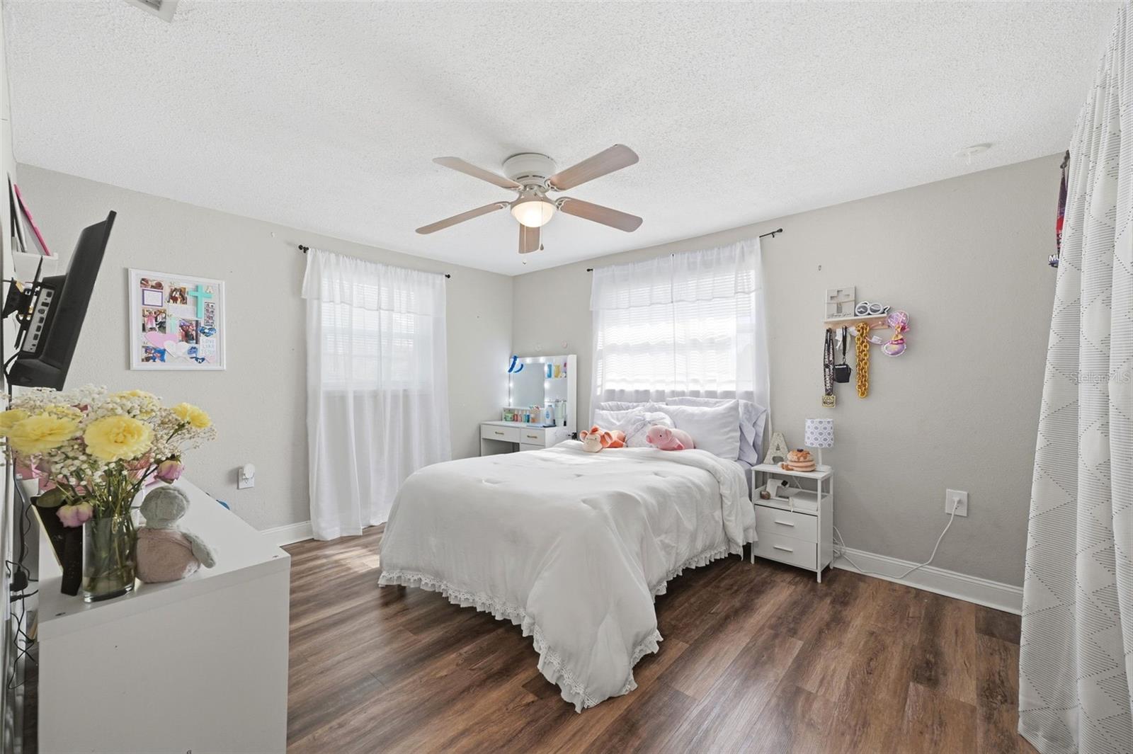 10025 SLEEPY HOLLOW LN