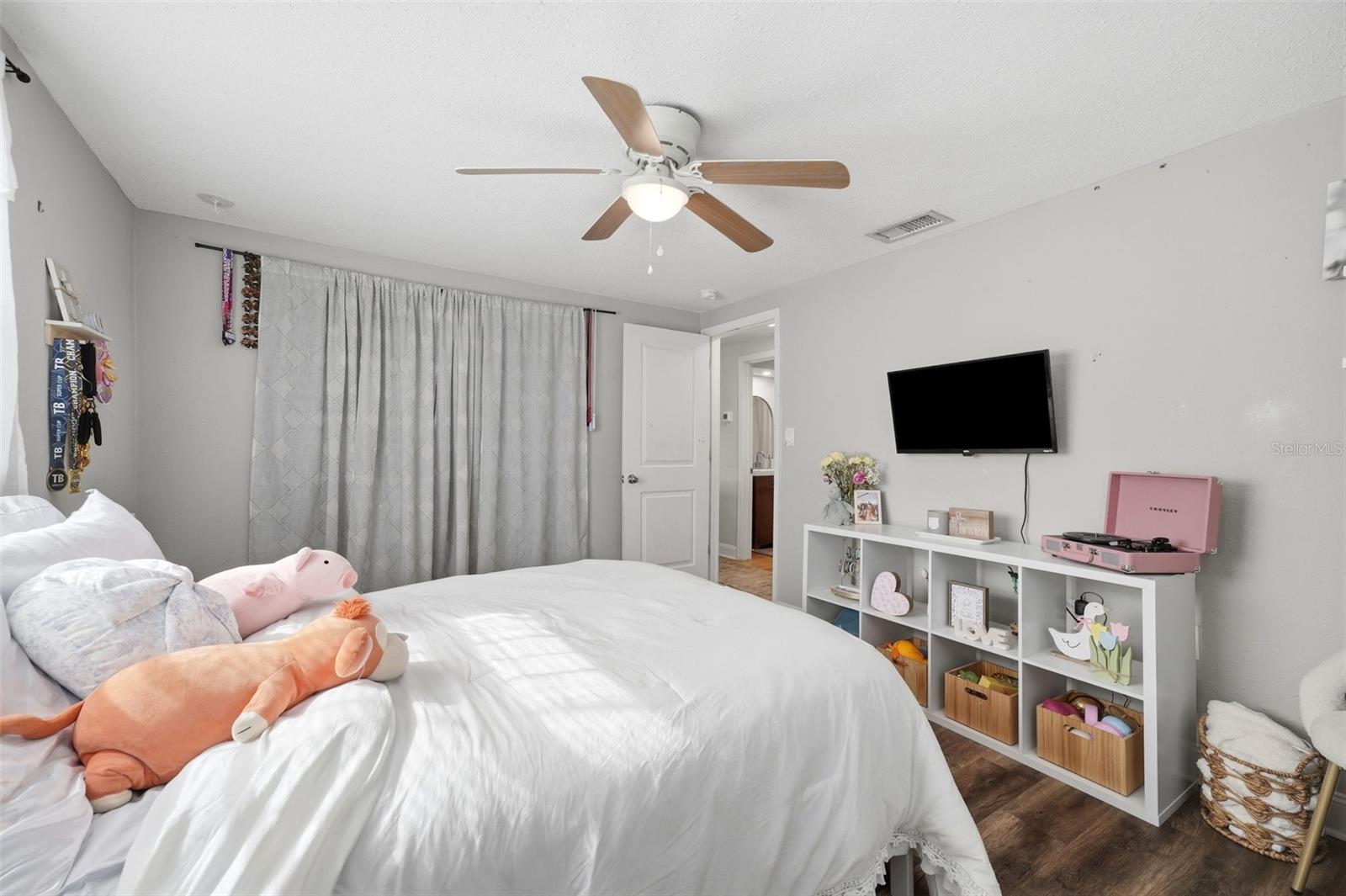 10025 SLEEPY HOLLOW LN