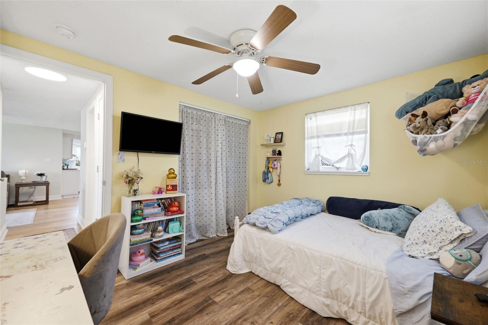 10025 SLEEPY HOLLOW LN