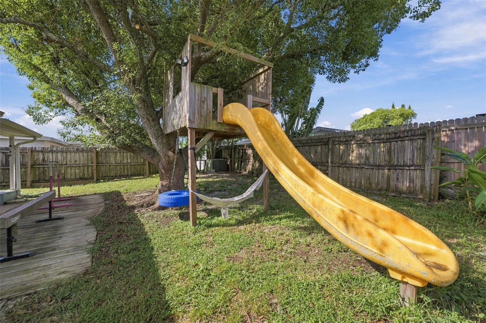 10025 SLEEPY HOLLOW LN