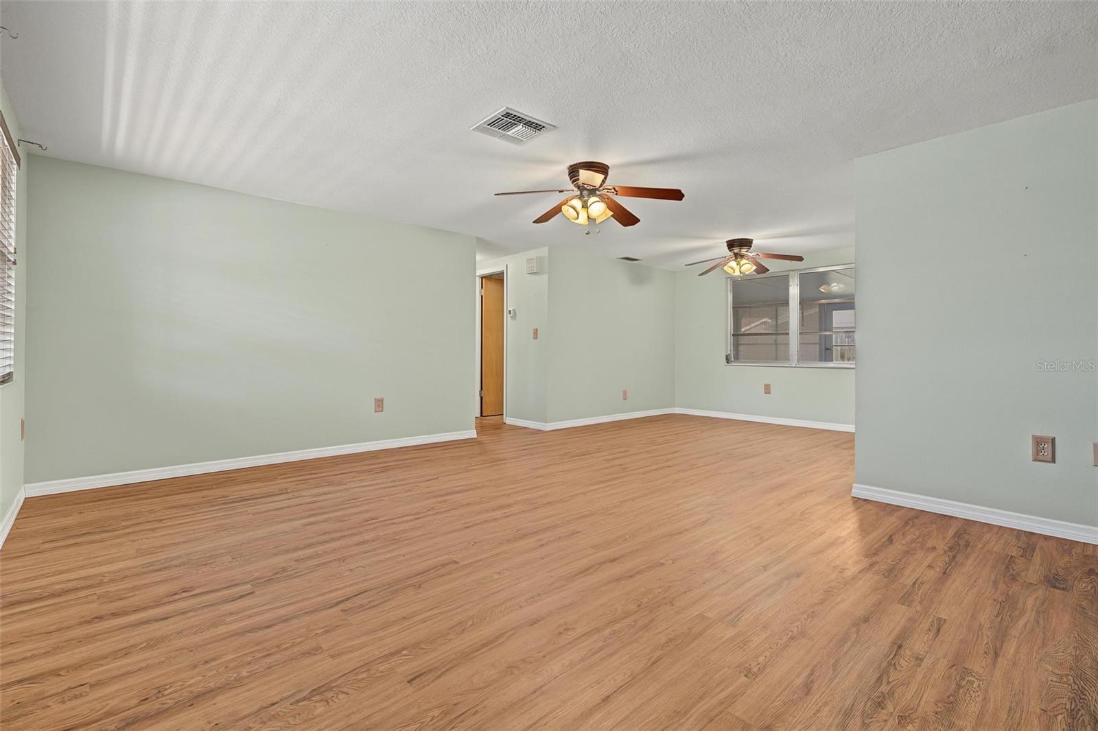 7805 SUE ELLEN DR