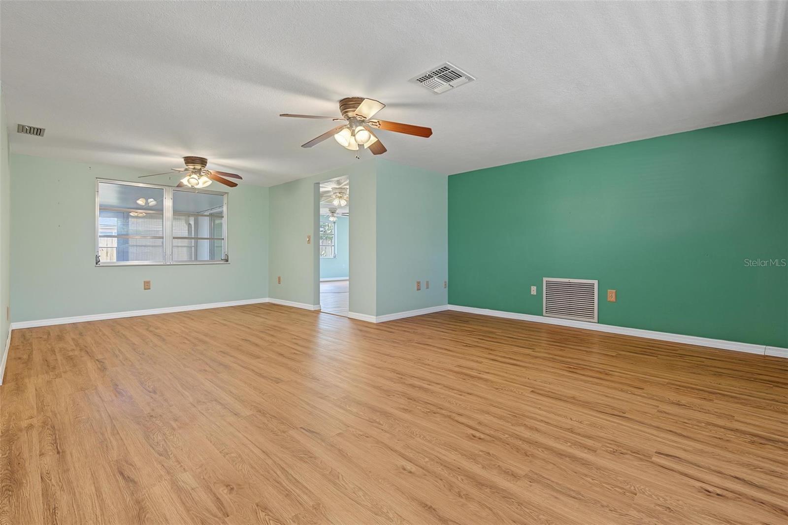 7805 SUE ELLEN DR