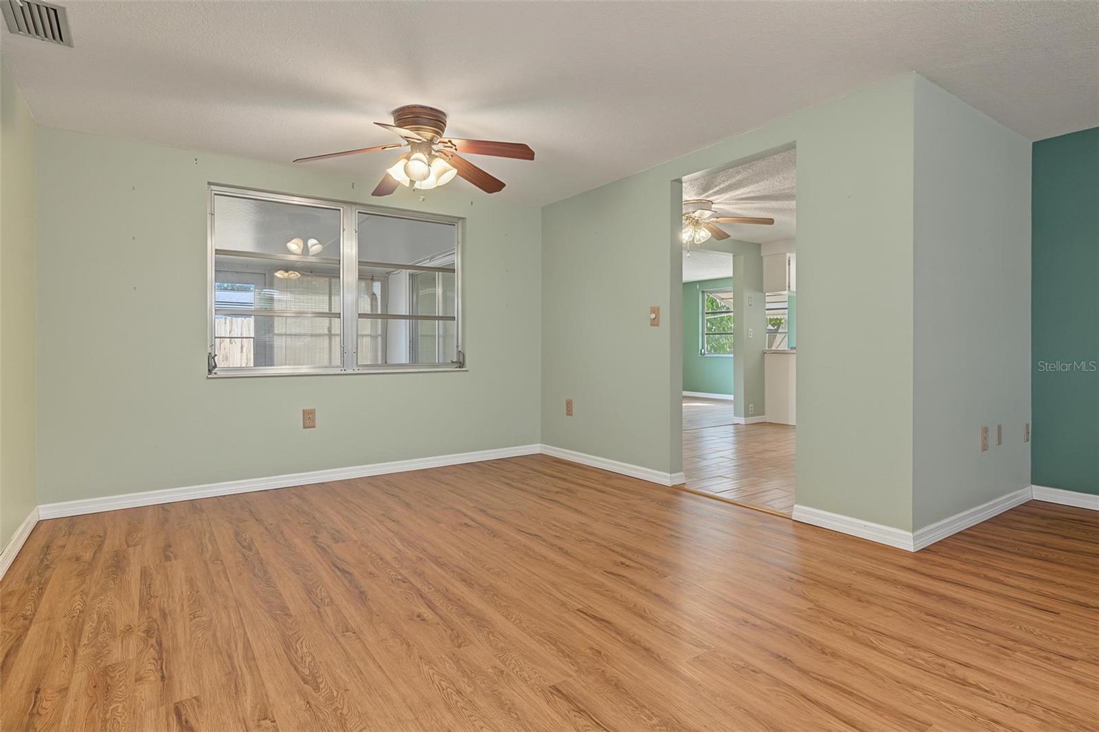 7805 SUE ELLEN DR