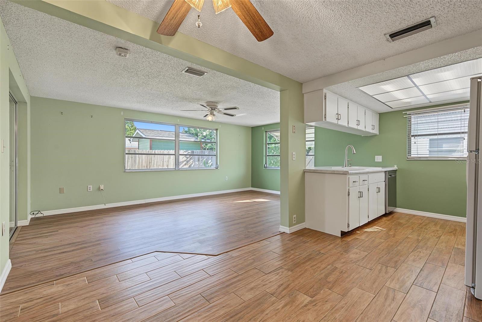 7805 SUE ELLEN DR