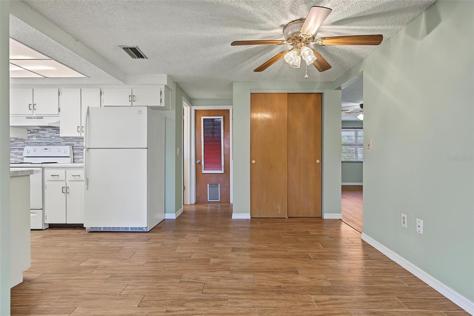 7805 SUE ELLEN DR