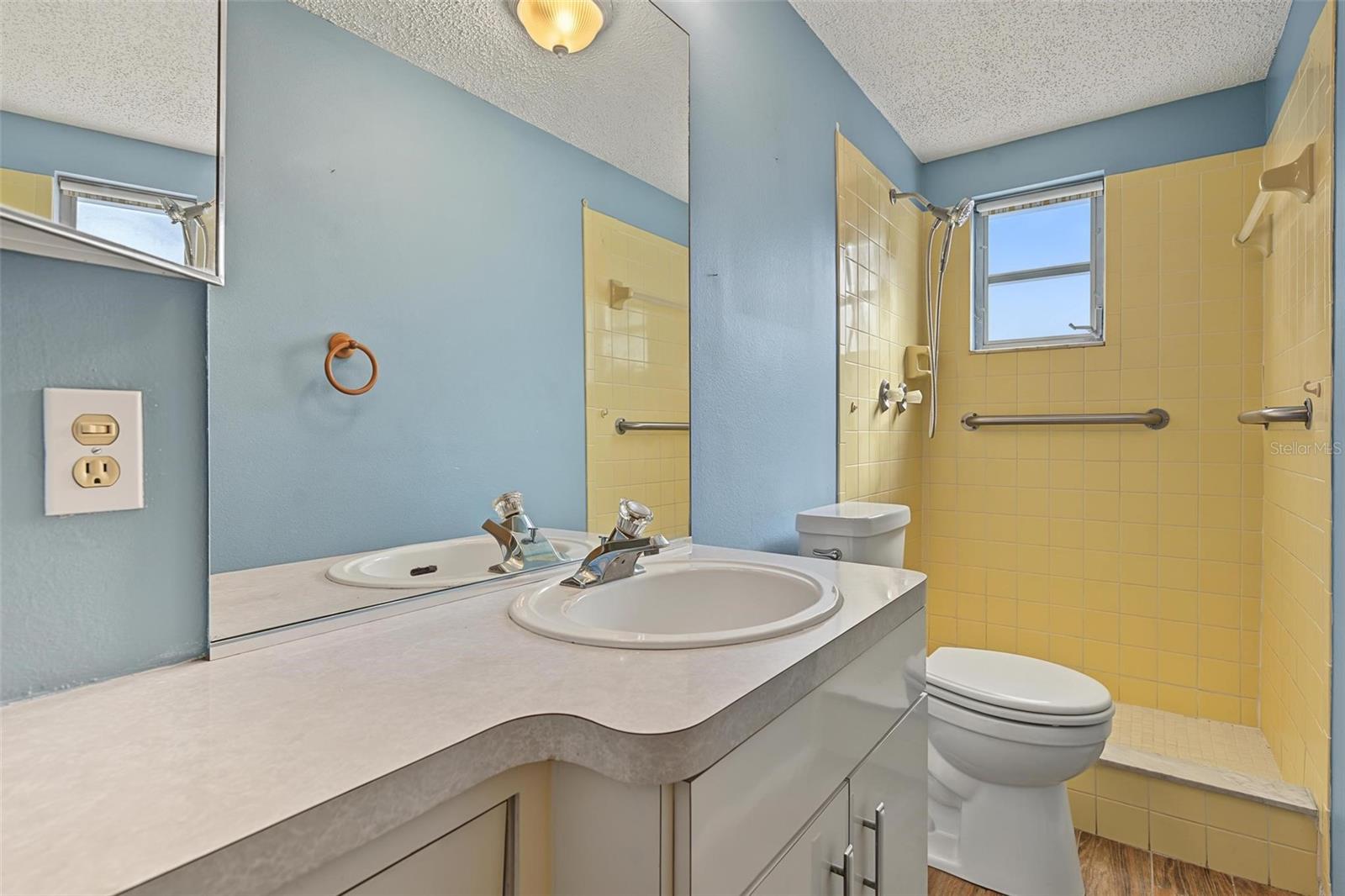 7805 SUE ELLEN DR
