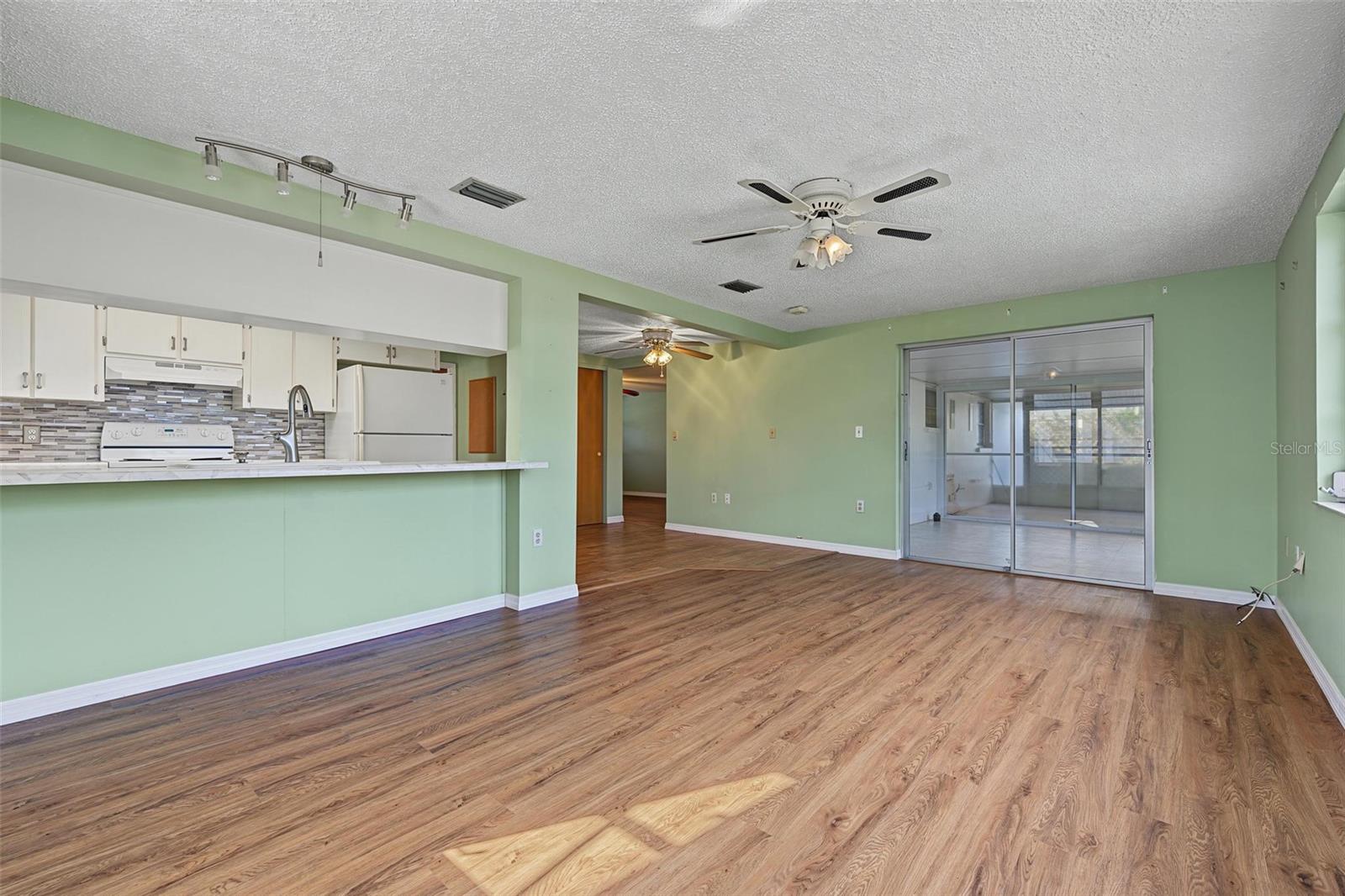7805 SUE ELLEN DR