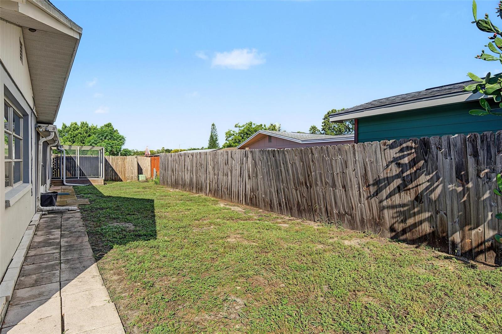 7805 SUE ELLEN DR