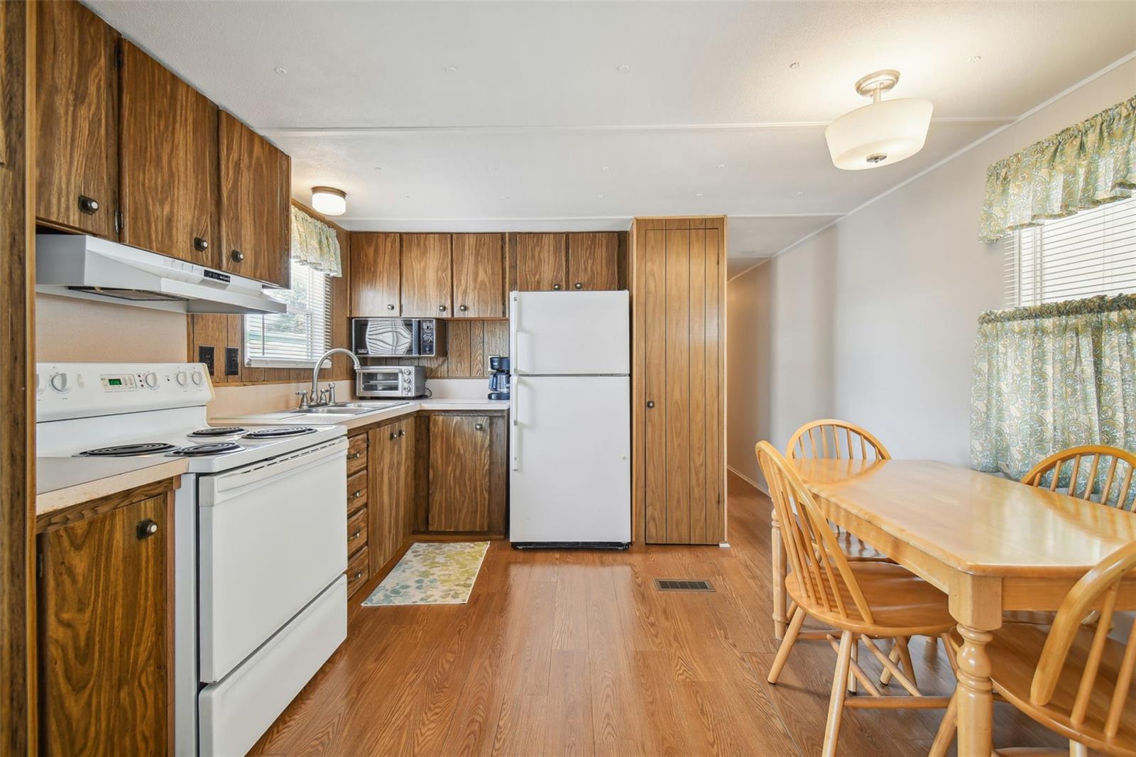 12200 BONANZA DR