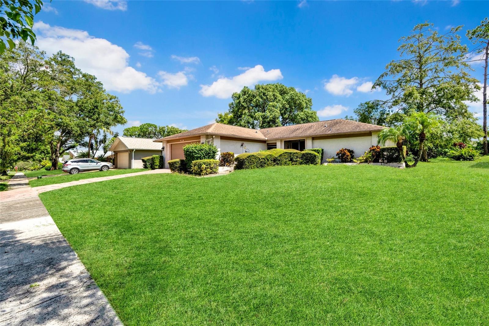 1617 Kilwinning Ct, Palm Harbor