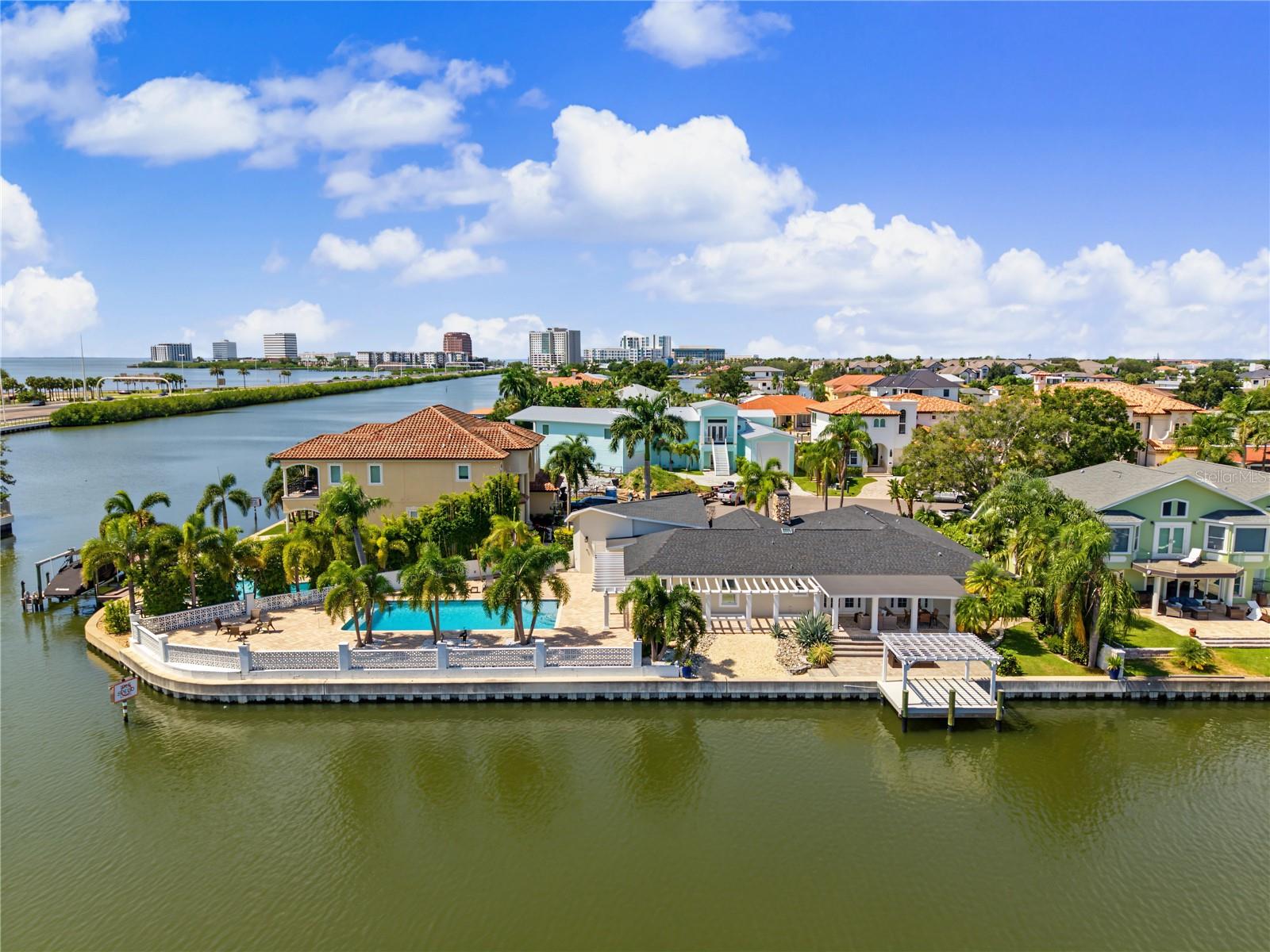 3905 FONTAINEBLEAU DR