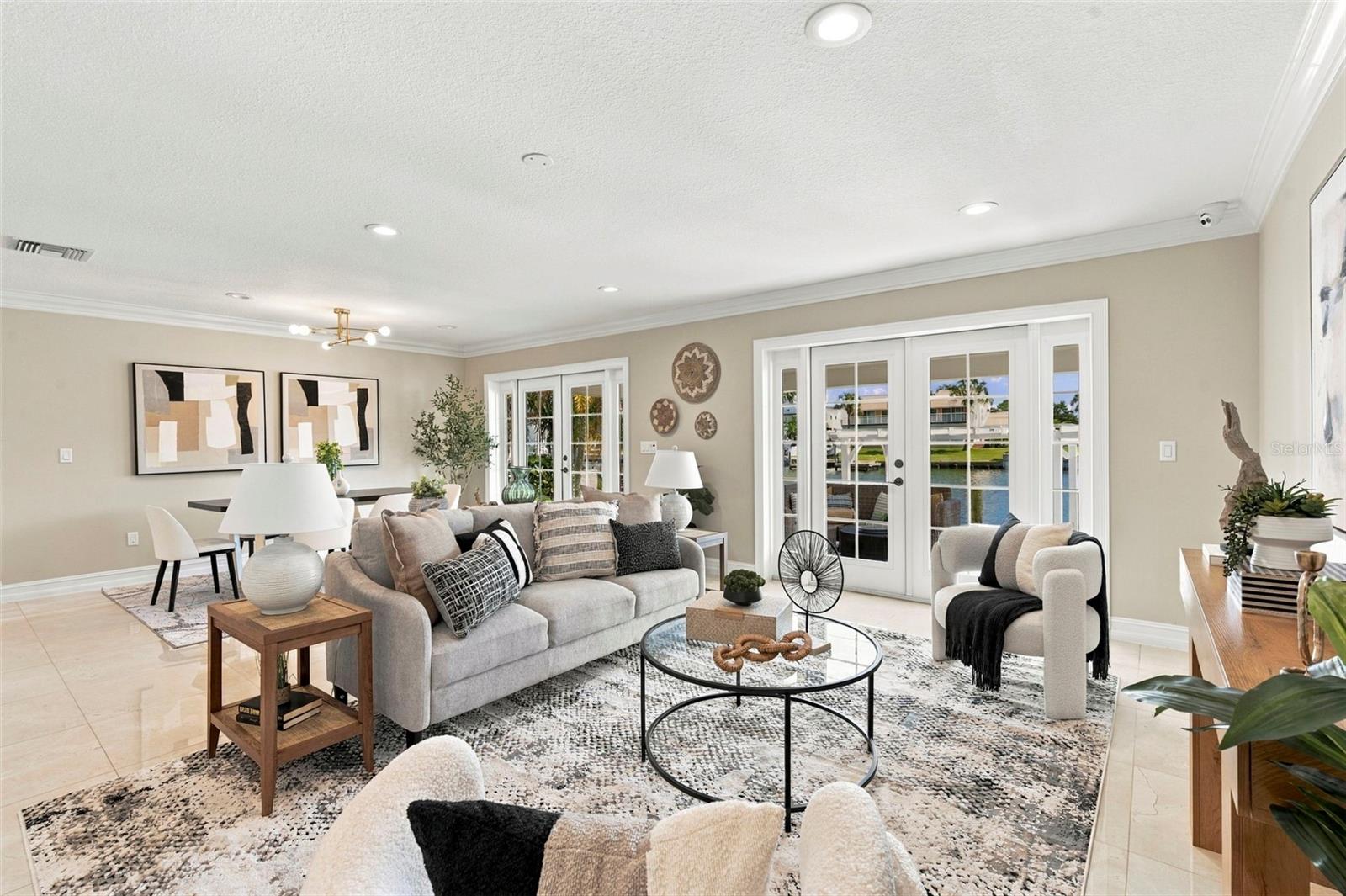 3905 FONTAINEBLEAU DR