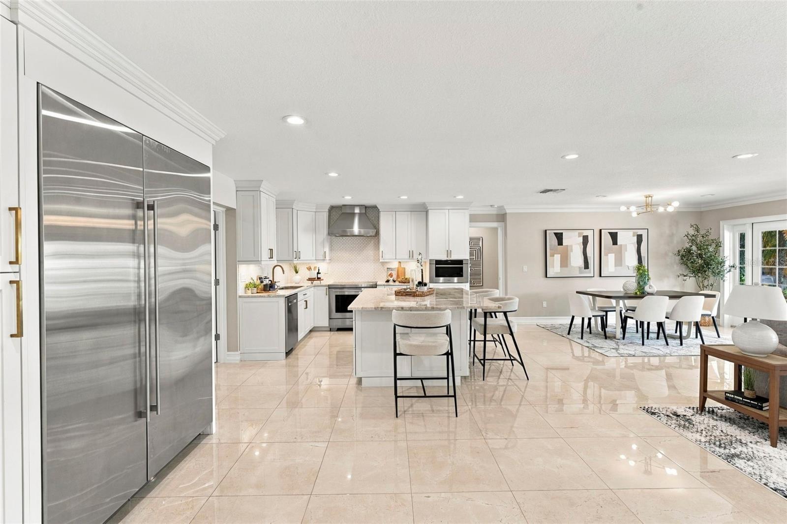 3905 FONTAINEBLEAU DR