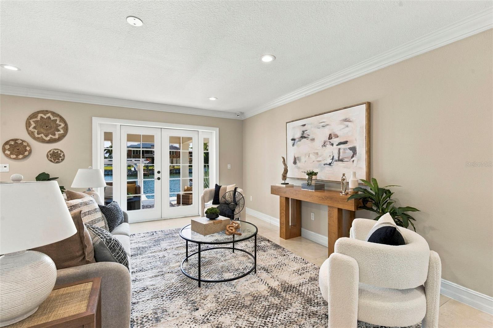3905 FONTAINEBLEAU DR