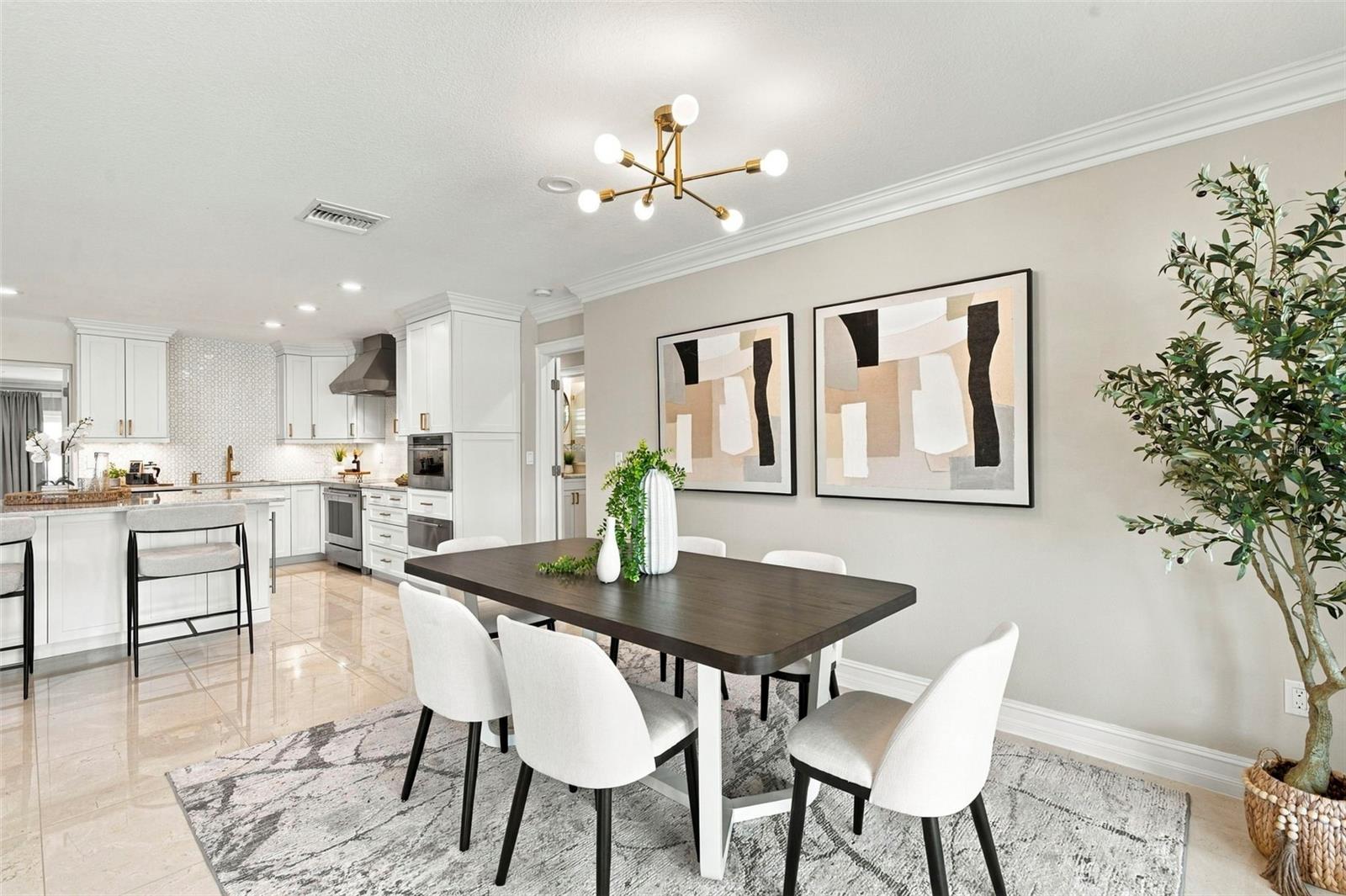 3905 FONTAINEBLEAU DR