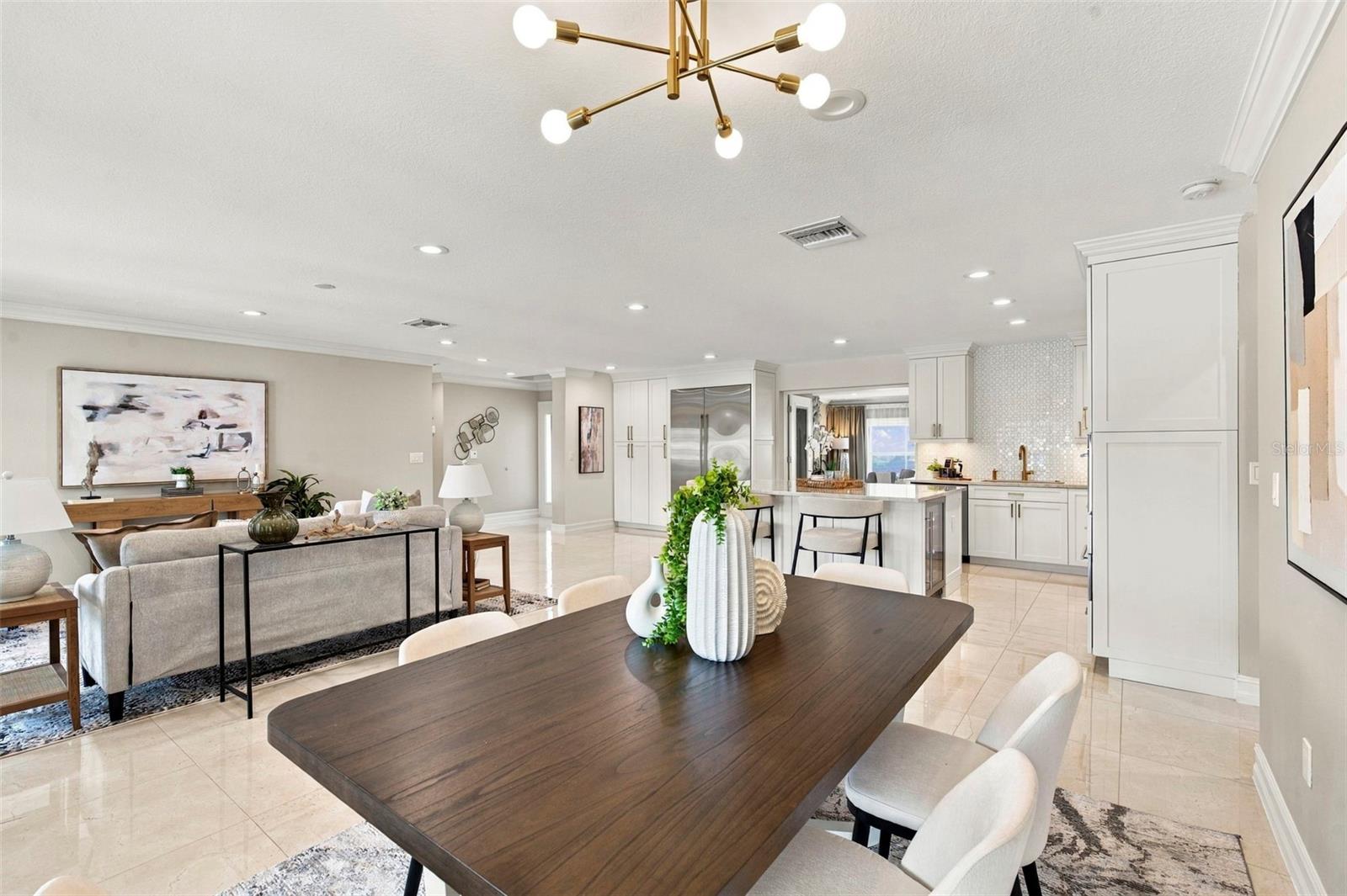 3905 FONTAINEBLEAU DR