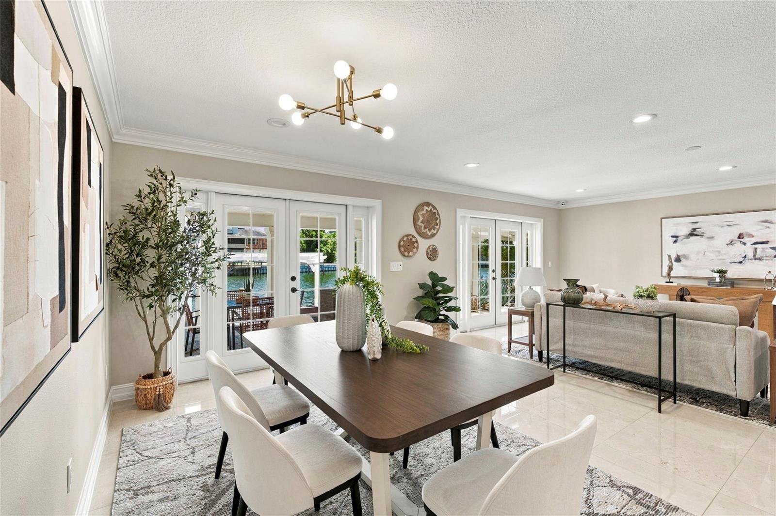 3905 FONTAINEBLEAU DR