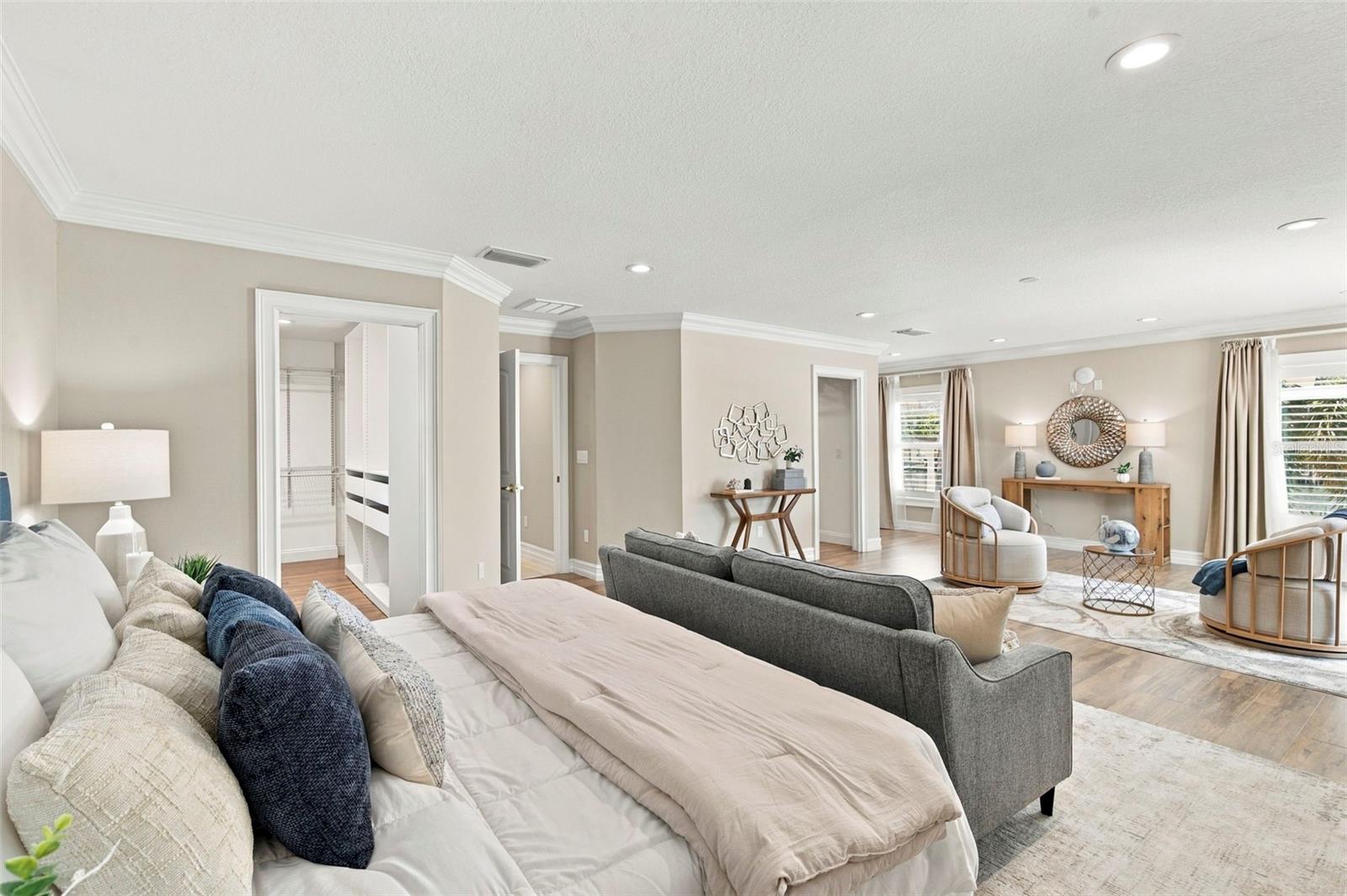 3905 FONTAINEBLEAU DR