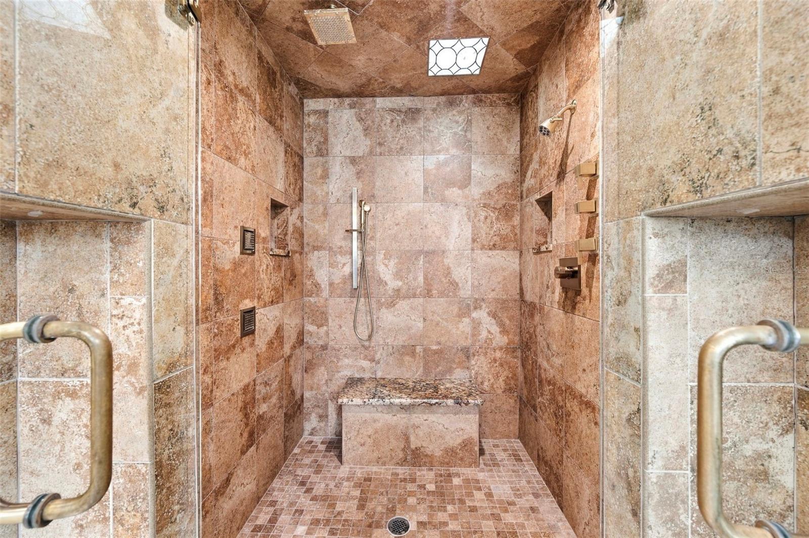 3905 FONTAINEBLEAU DR