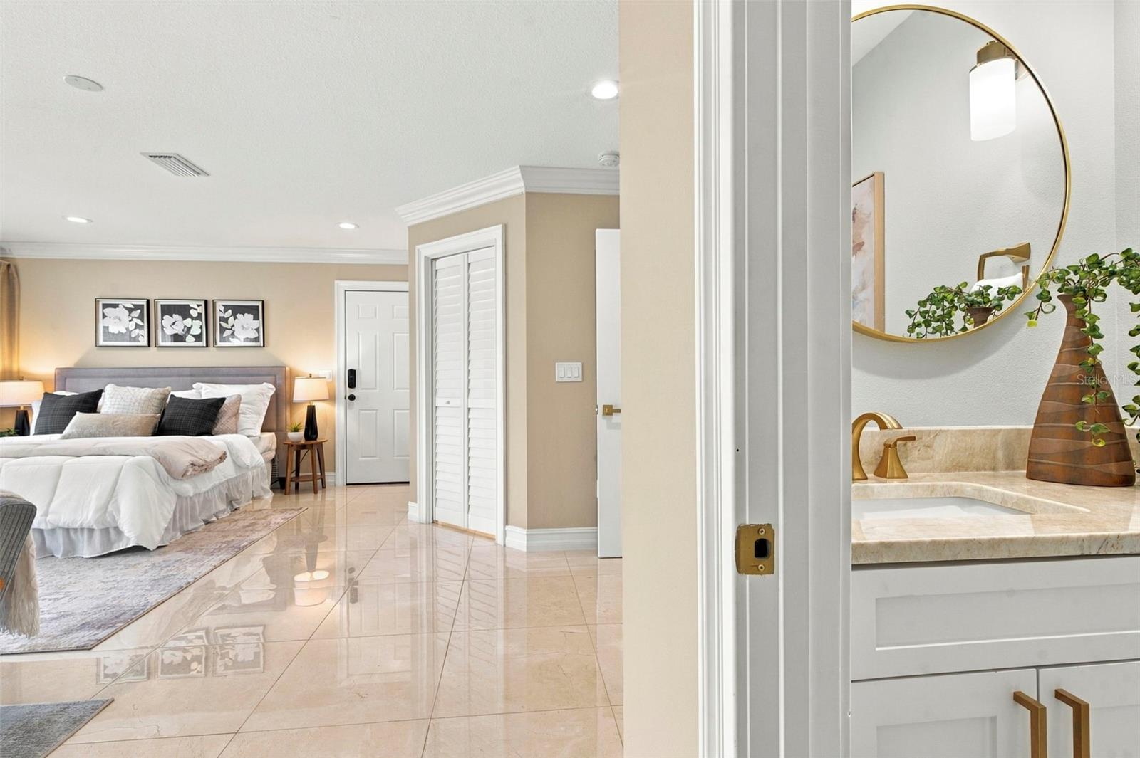 3905 FONTAINEBLEAU DR