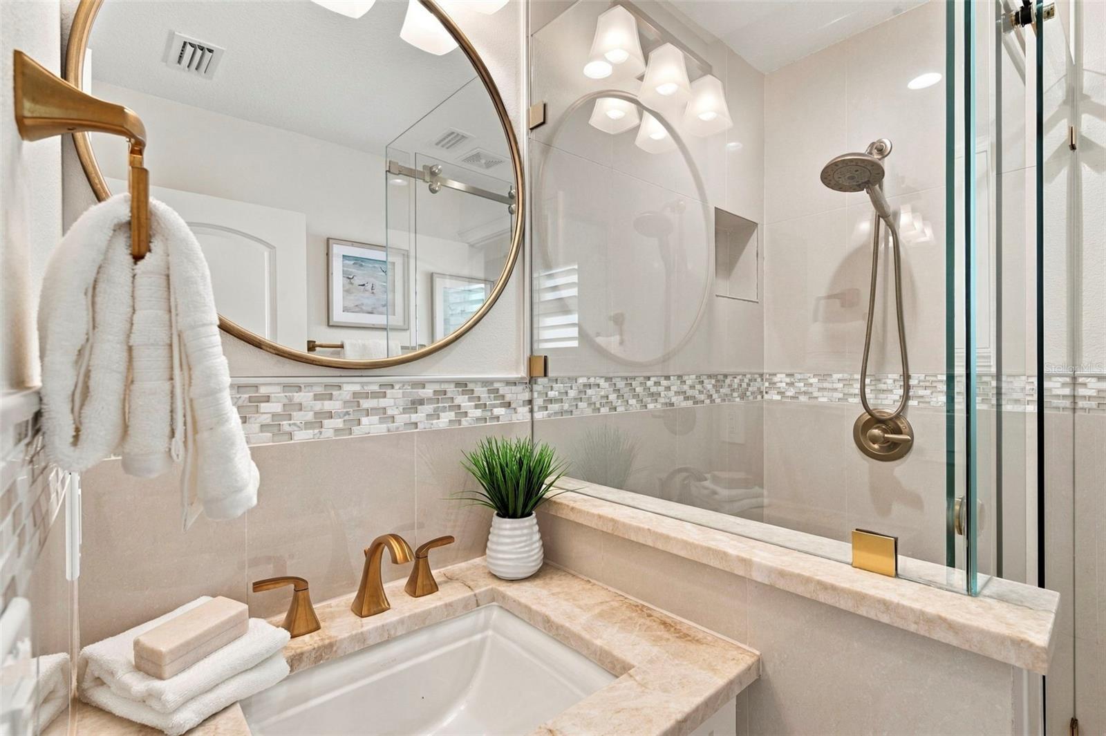 3905 FONTAINEBLEAU DR