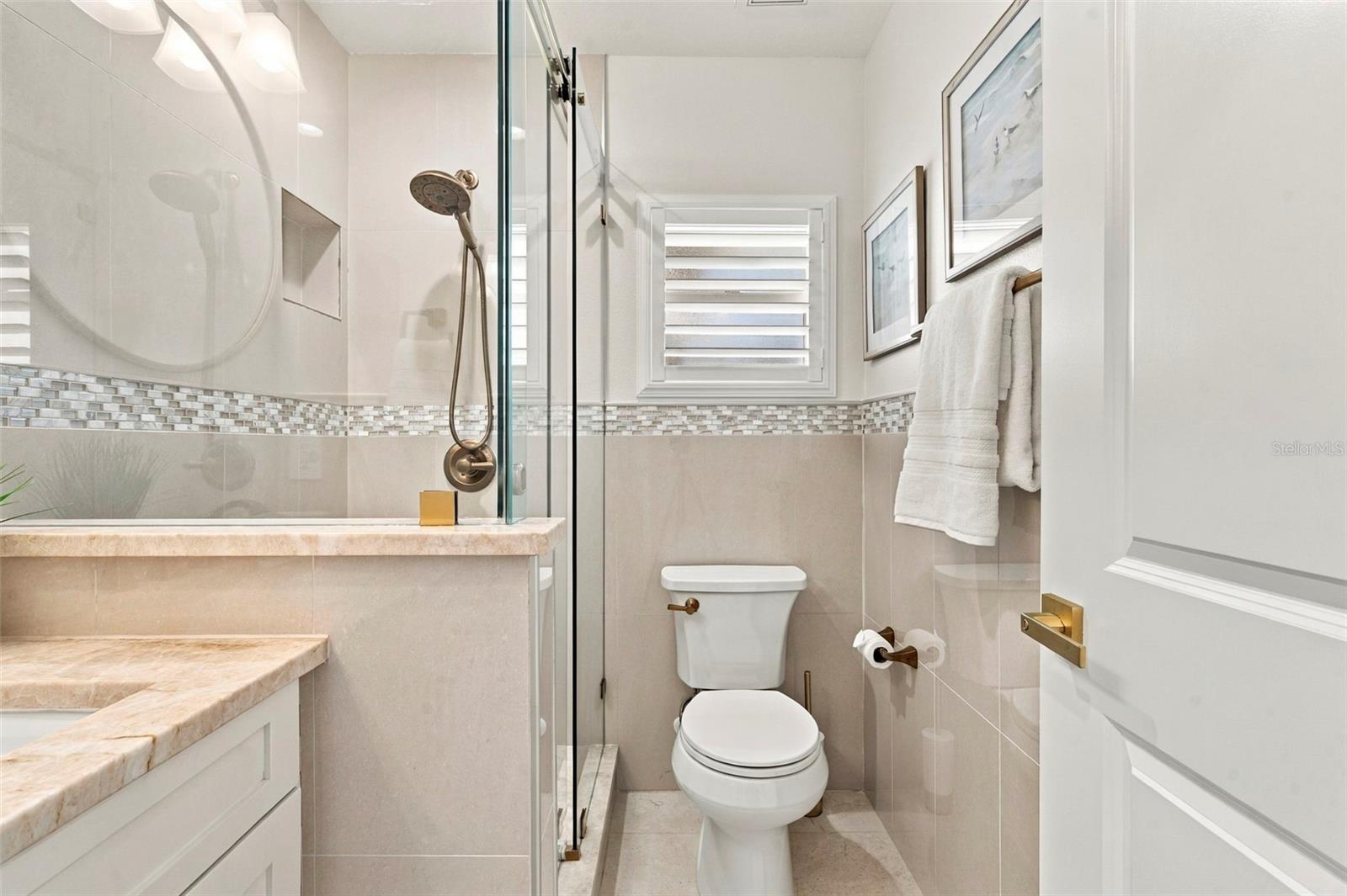 3905 FONTAINEBLEAU DR