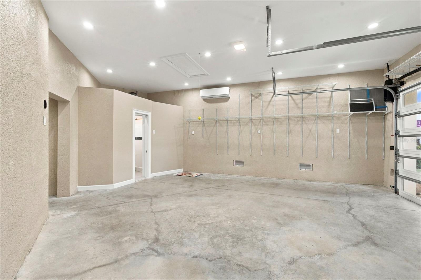 3905 FONTAINEBLEAU DR