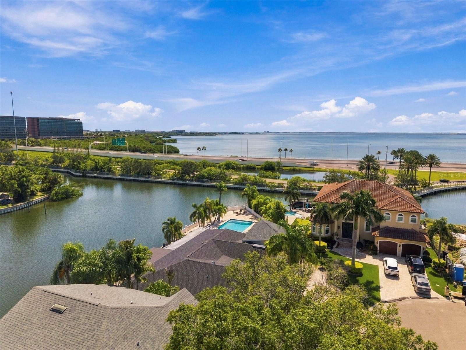 3905 FONTAINEBLEAU DR