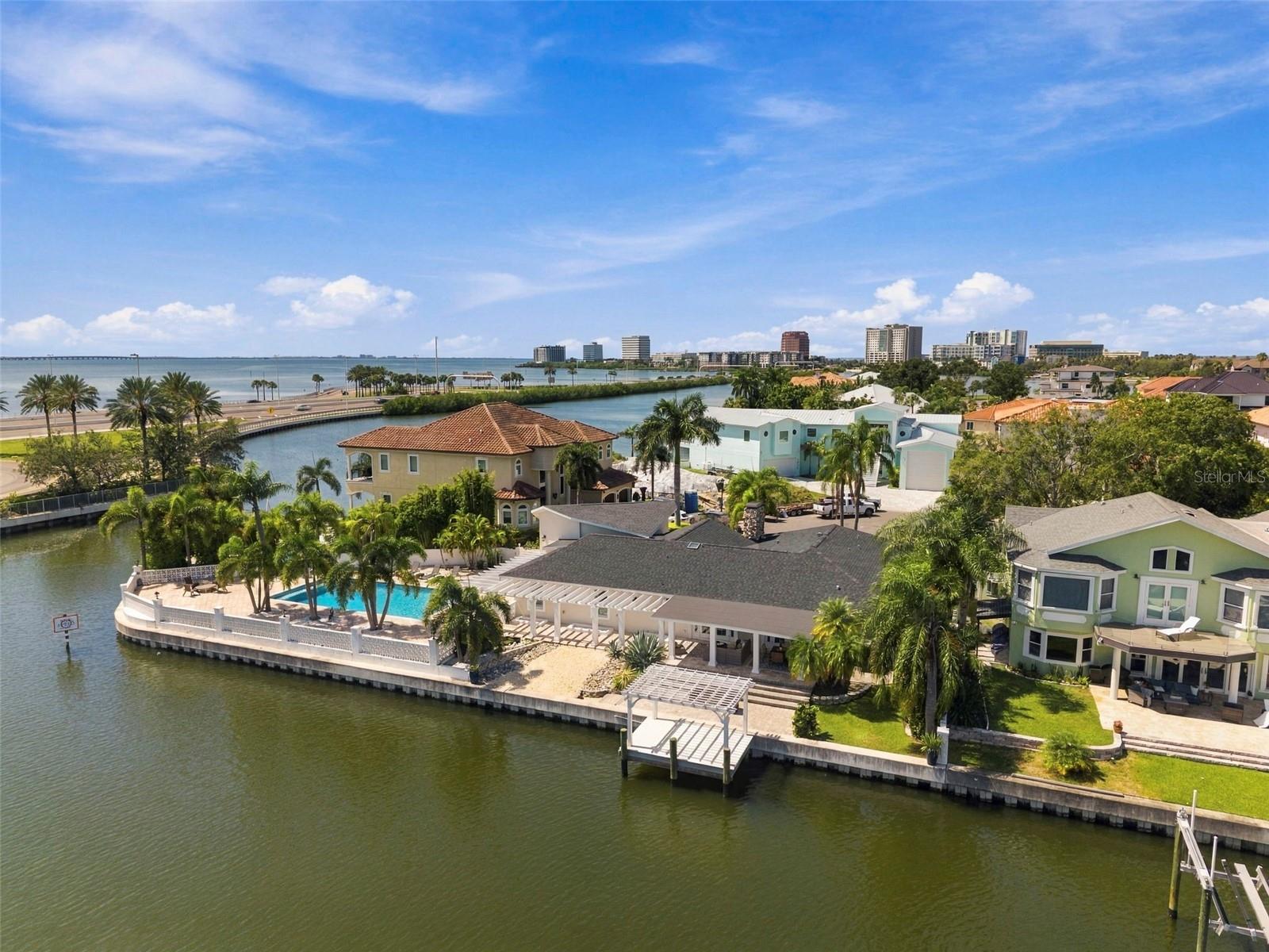 3905 FONTAINEBLEAU DR