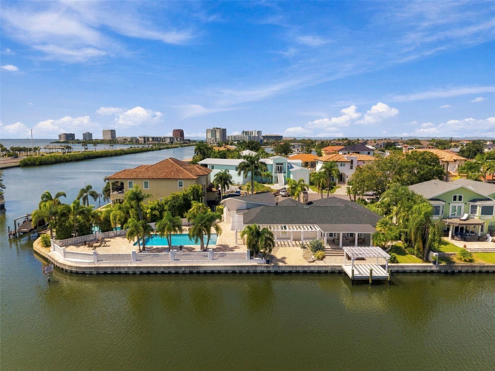 3905 FONTAINEBLEAU DR