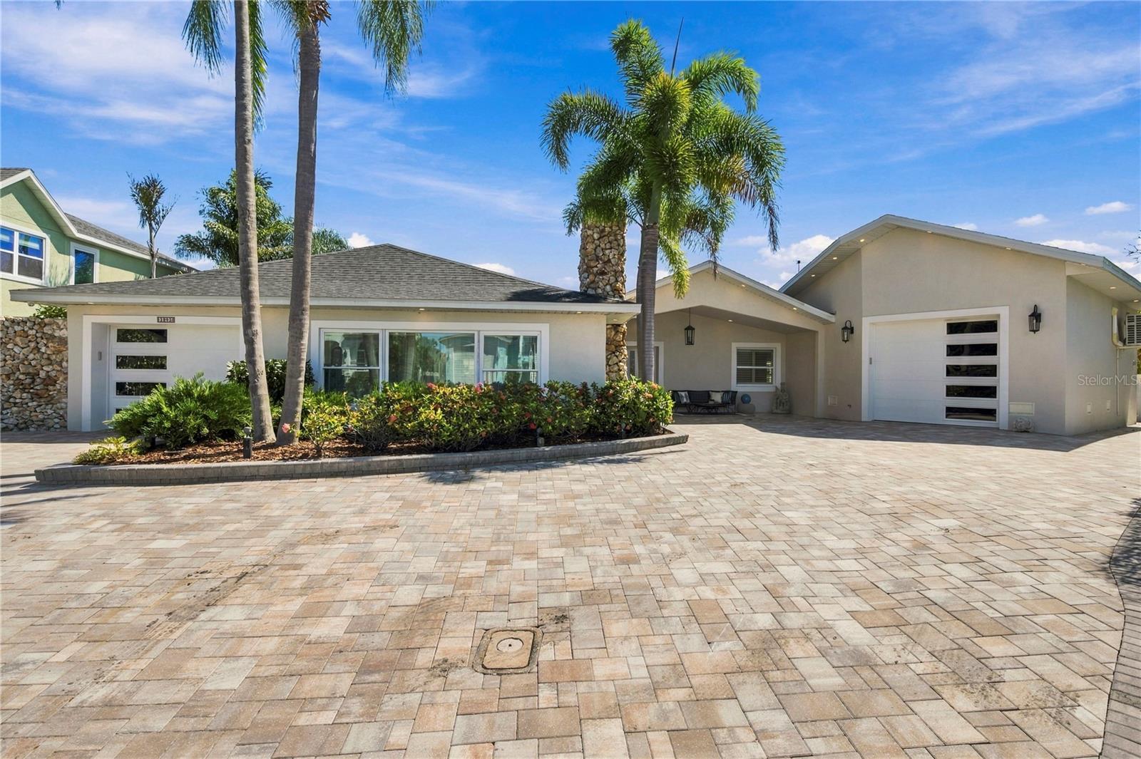 3905 FONTAINEBLEAU DR