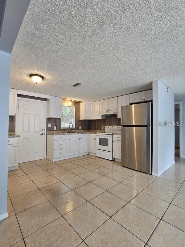 8337 SUNNYDALE DR