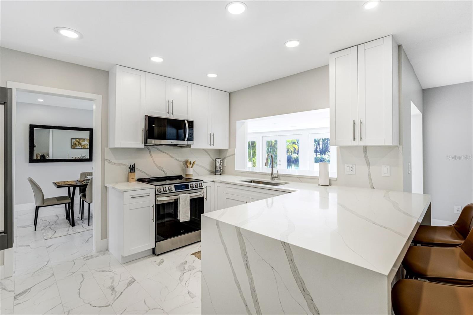 3923 DORAL DR