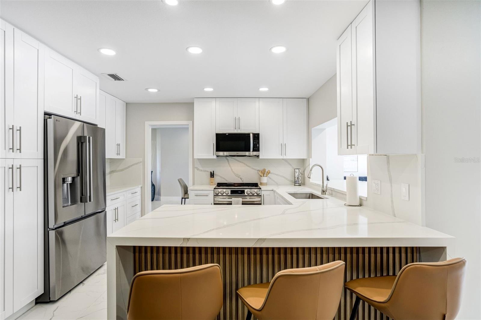 3923 DORAL DR