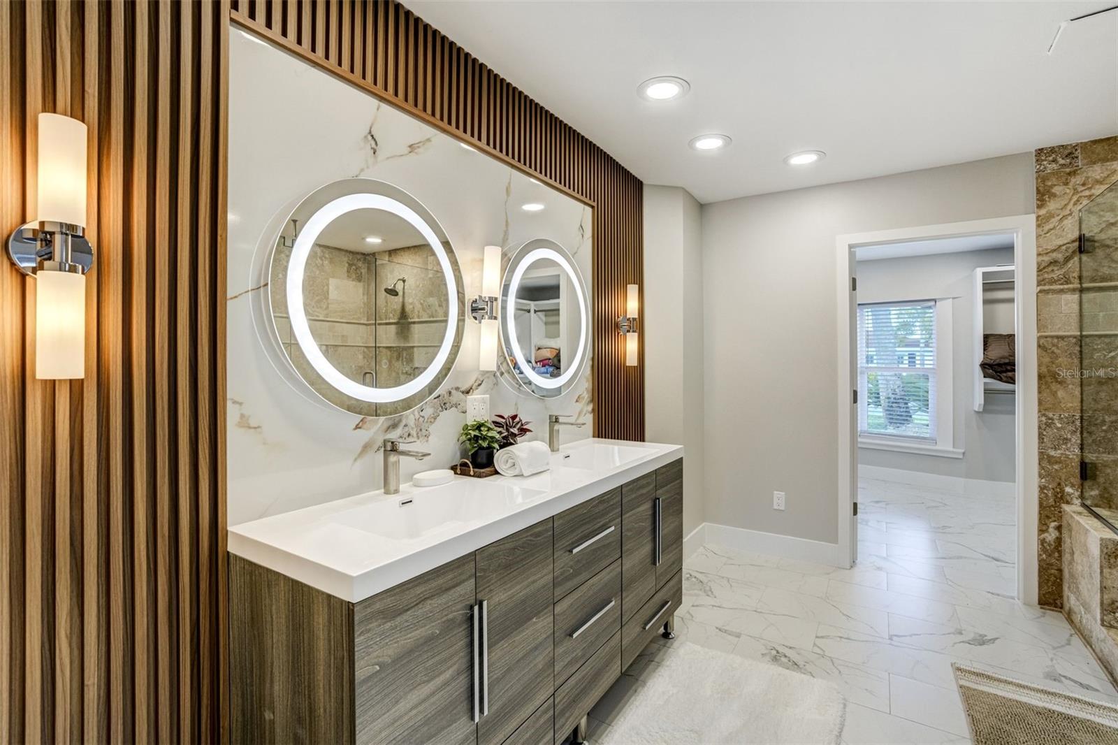 3923 DORAL DR