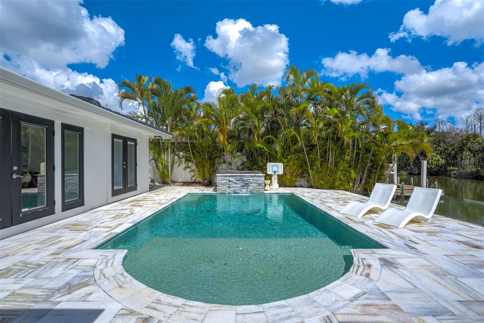 3923 DORAL DR