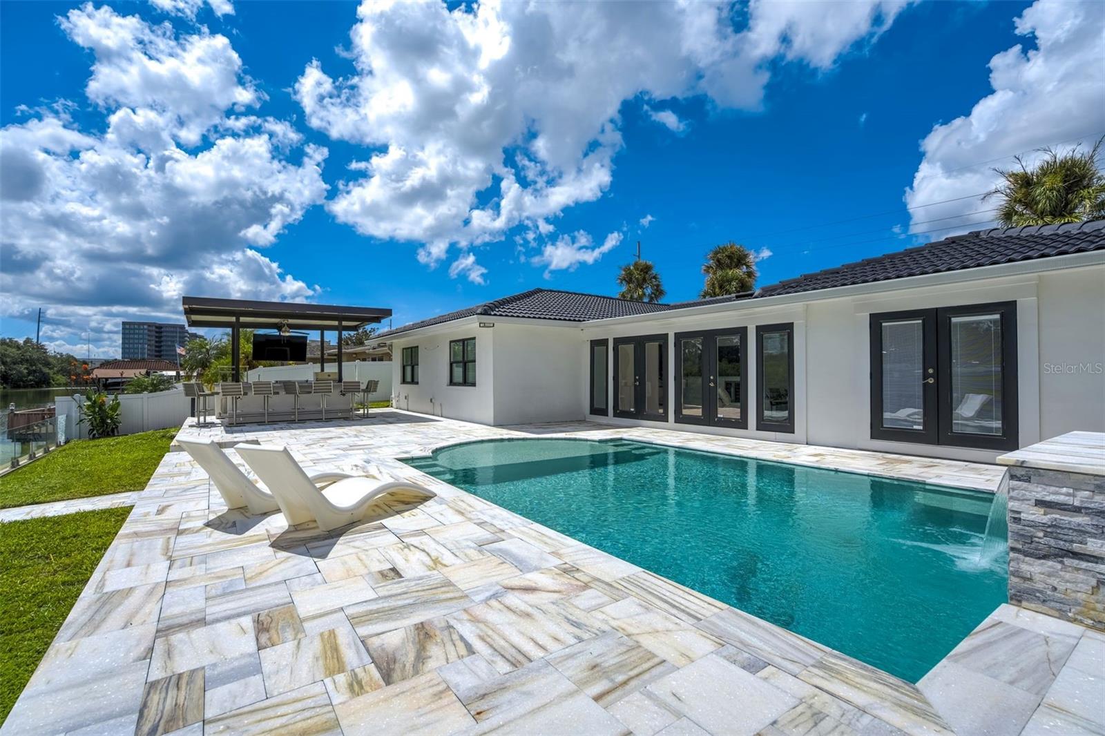 3923 DORAL DR